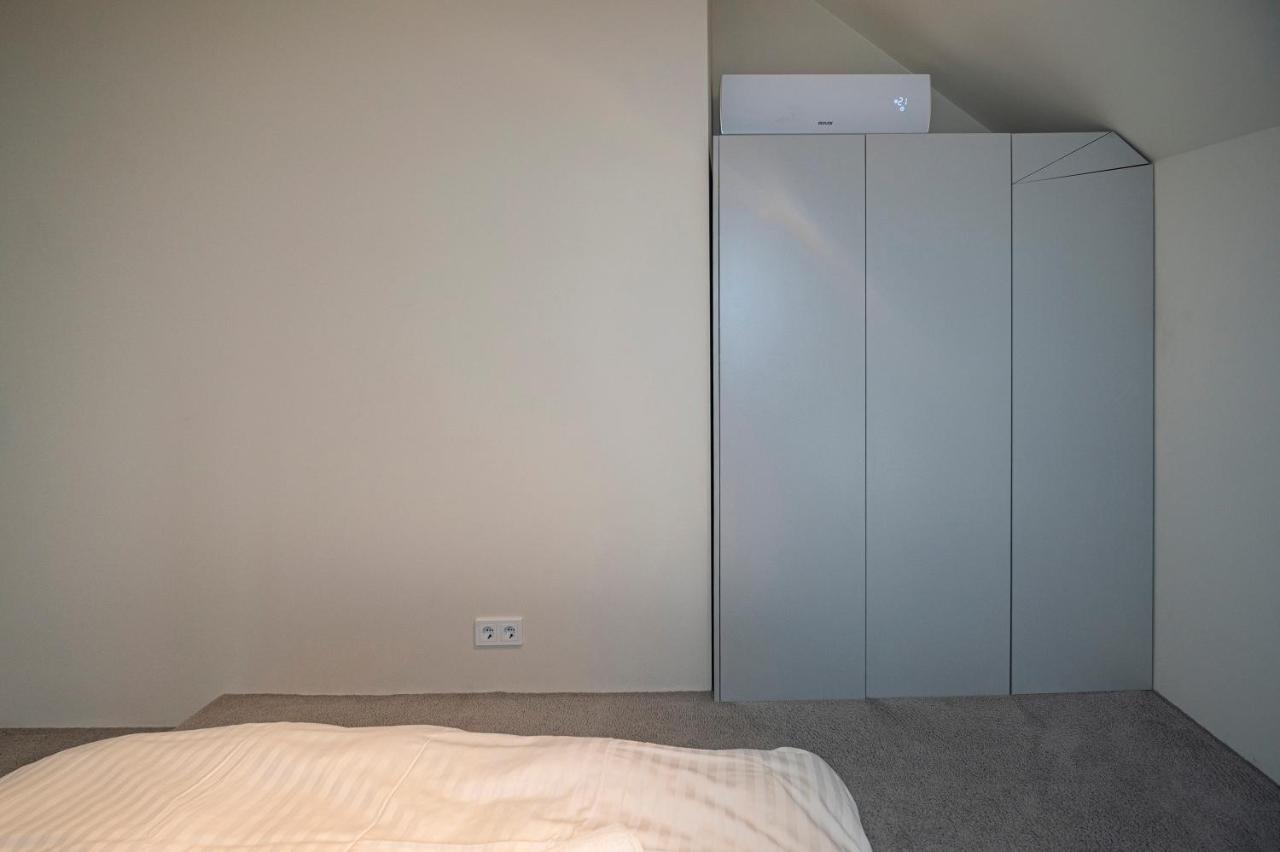 Loft 1 Bd Old Town Apartment By Hostlovers Kaunas Bagian luar foto